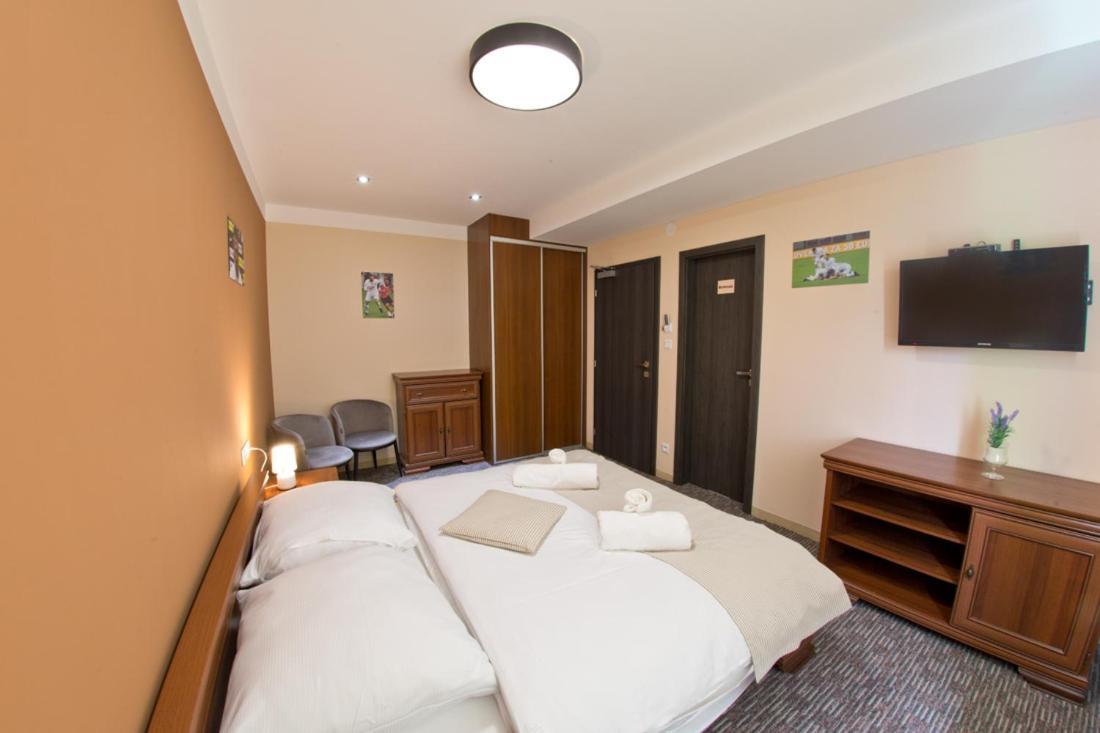 Restauracia Gol Hotel Oravske Vesele Exterior photo